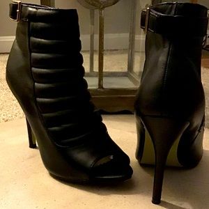 Heel ankle boots